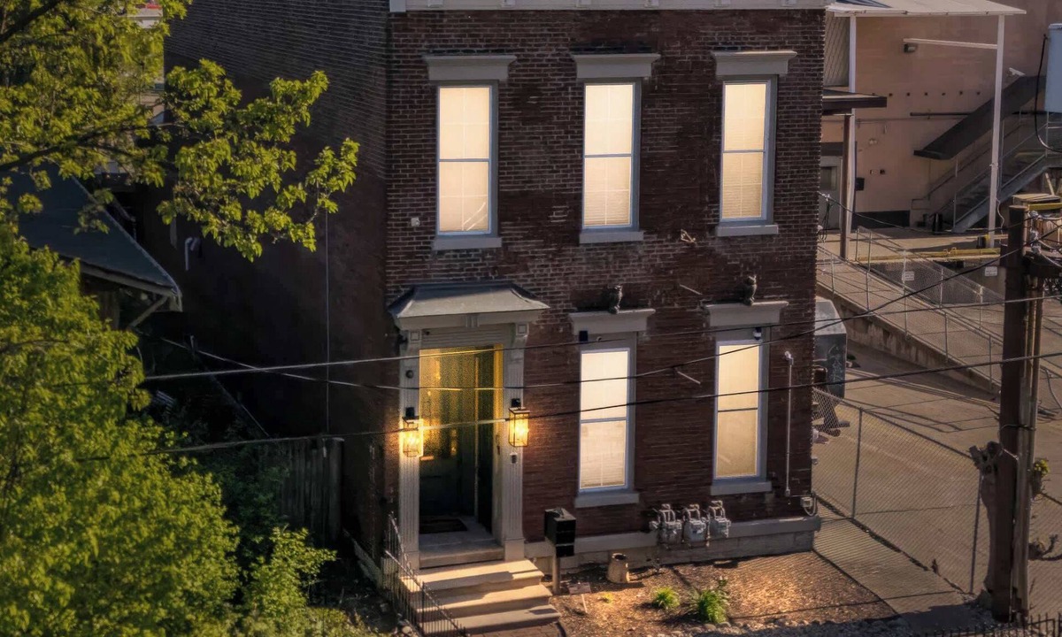 Downtown Louisville House | NuLu & Angel’s Envy at Your Door| Great for Groups