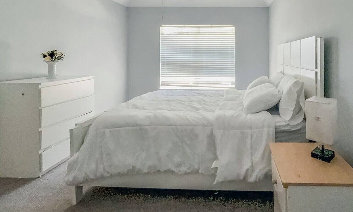 Greenbrier West Apartment | Nyakio Suite - Chesapeake
