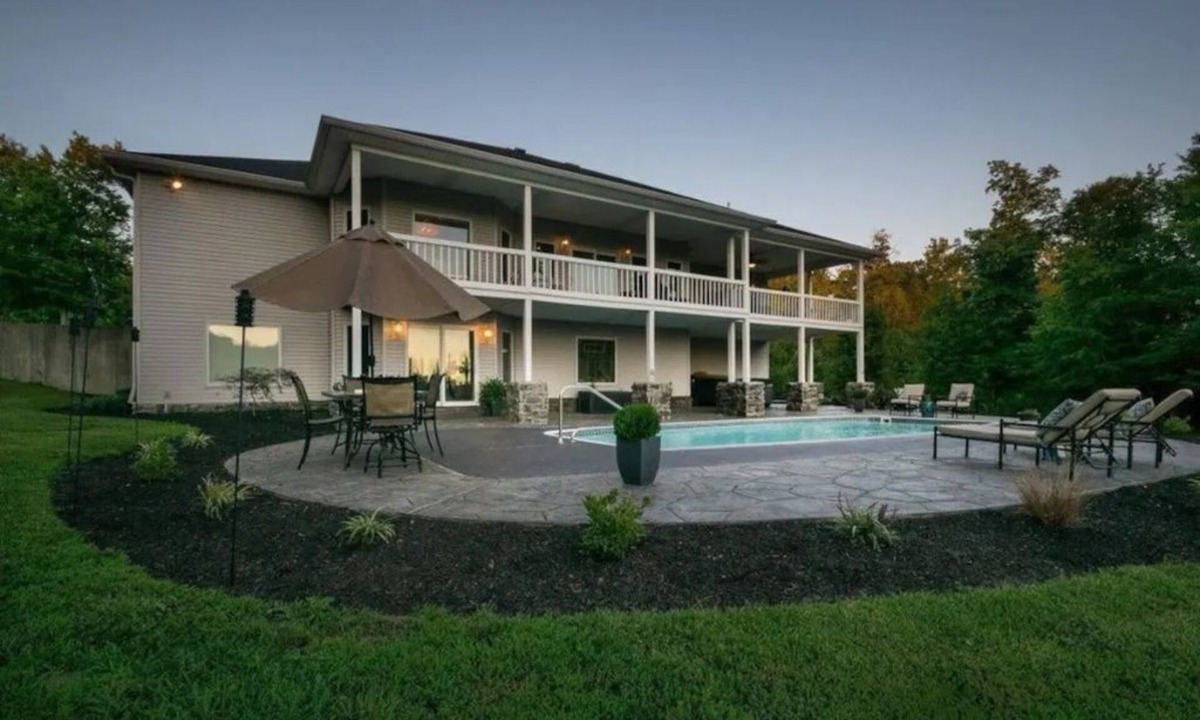Charlestown House | “Oasis” - 30 minutes from Churchill Downs