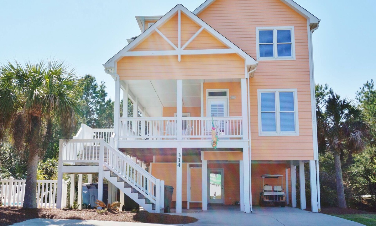 Emerald Isle House | Oceanside,private pool,golf cart,elevator,easy beach access,in Spinnaker's Reach