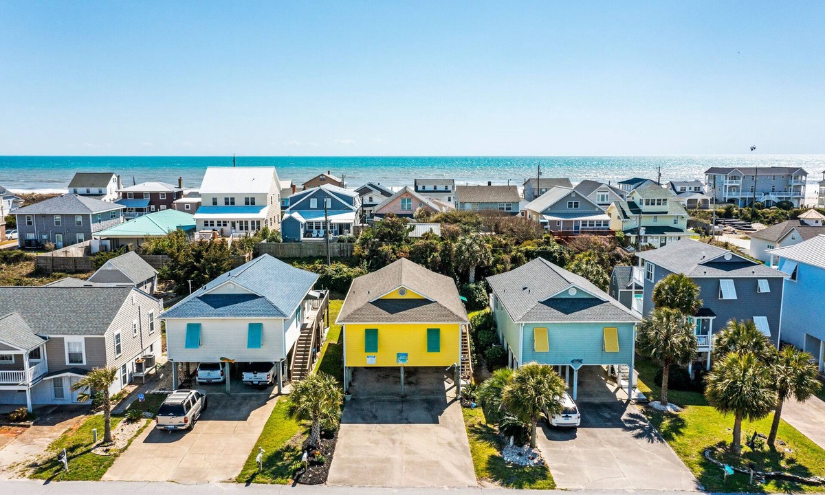 Atlantic Beach Cottage | On Island Time: Dog Friendly, Centrally located, fenced yard - walk to the beach