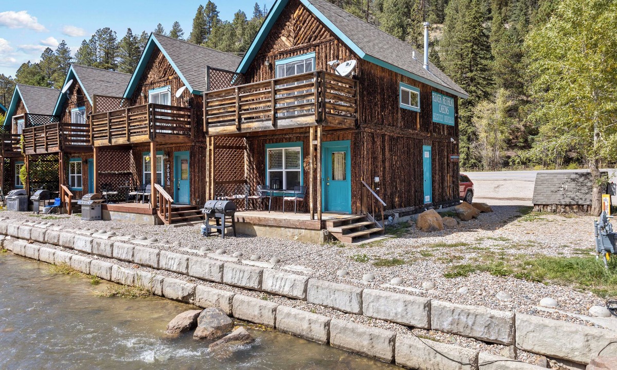 Red River Cabin | On the River "River Retreat Southwest Cabin #1" In Town, Remodeled, Pet Friendly