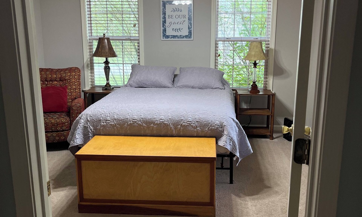 Pocahontas Apartment | One Bedroom One Bath Apartment
