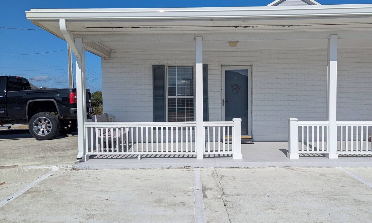 Morehead City Condo | One BR beach condo with pool!