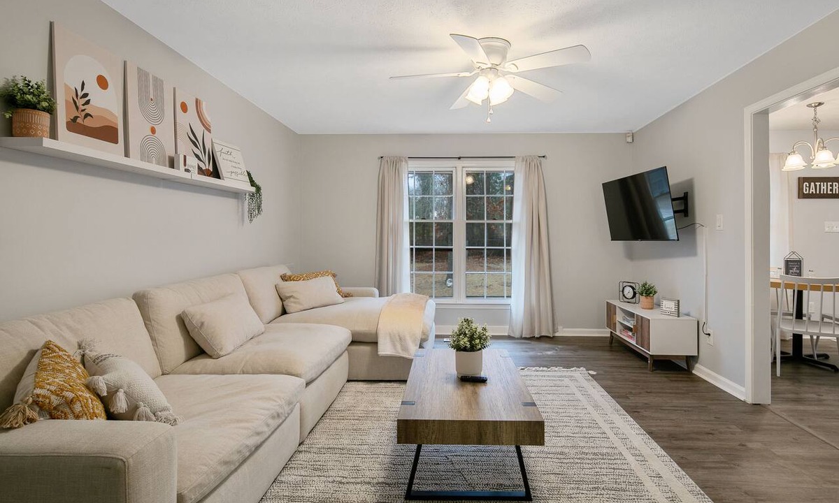 South View House | One of a Kind Home