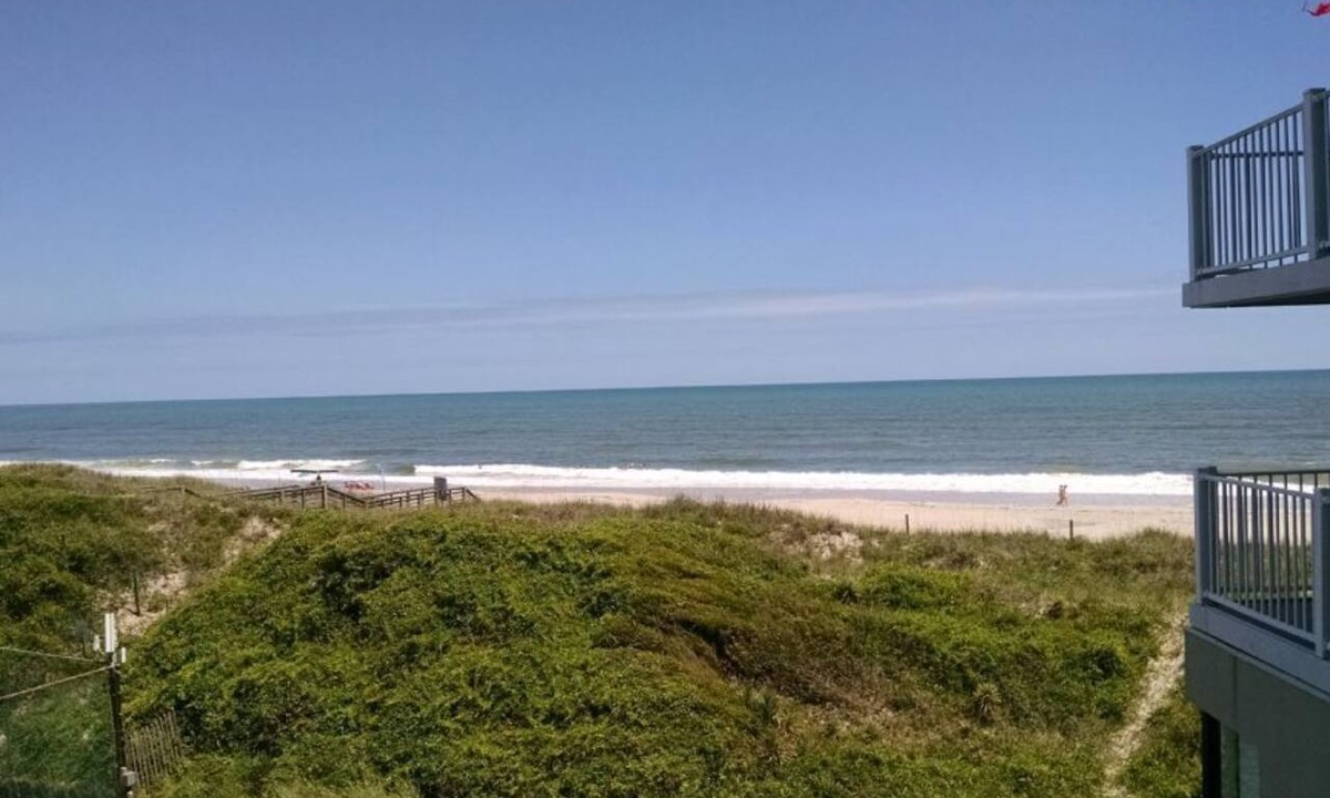 Sneads Ferry Condo | Open and Airy Oceanfront Unit with amazing views