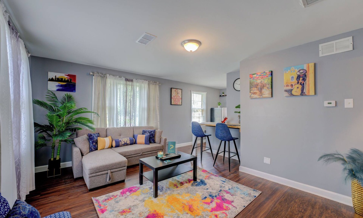 Memphis Apartment | Opulent Comfort with ShellCrestCorp Apt 101