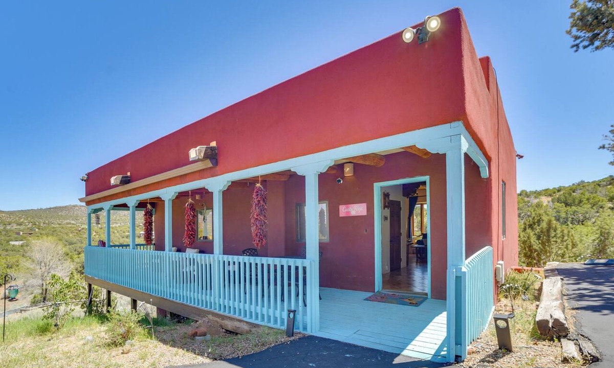 Canoncito House | Panoramic Mtn Views! Couple's Casita in Santa Fe
