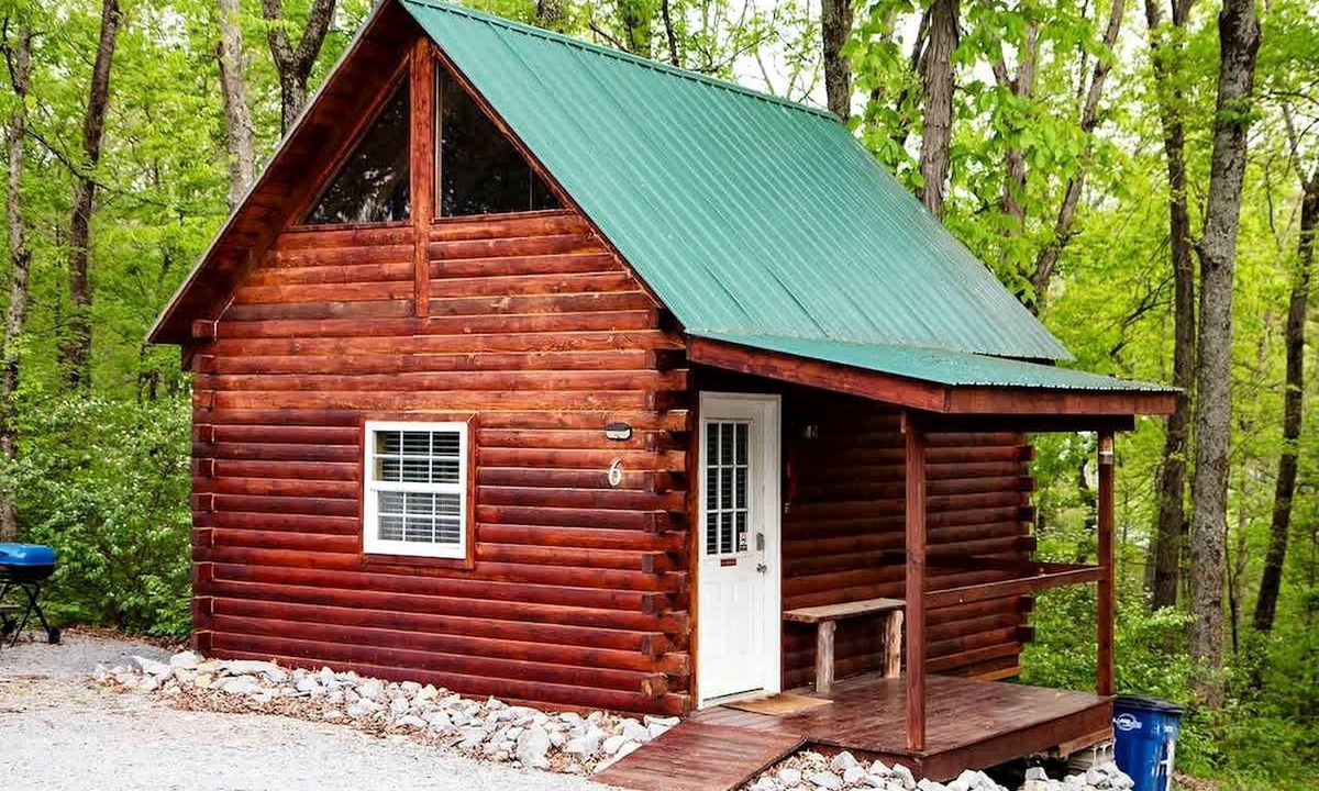 Columbia Cabin | Pet Friendly Log Cabin, Perfect for an Adventure in Kentucky's Lake Country