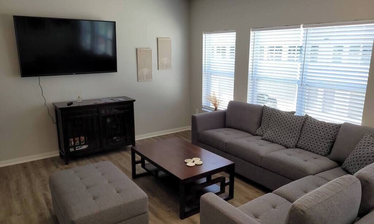 Elkhorn House | Pet-Friendly Townhome w/Private Patio & Trails Access