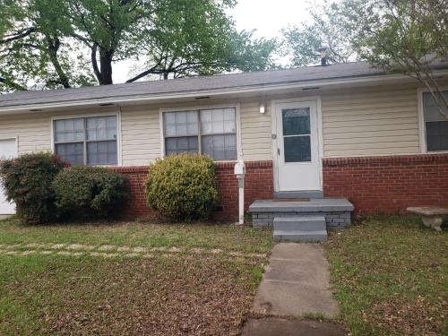 Tulsa House | Pete's Place - quiet beautiful 3 bedroom in the heart of tulsa