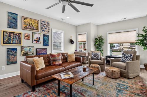 Germantown Apartment | Phoenix Hill Full Duplex 4BR & 2 Kitchens for 8