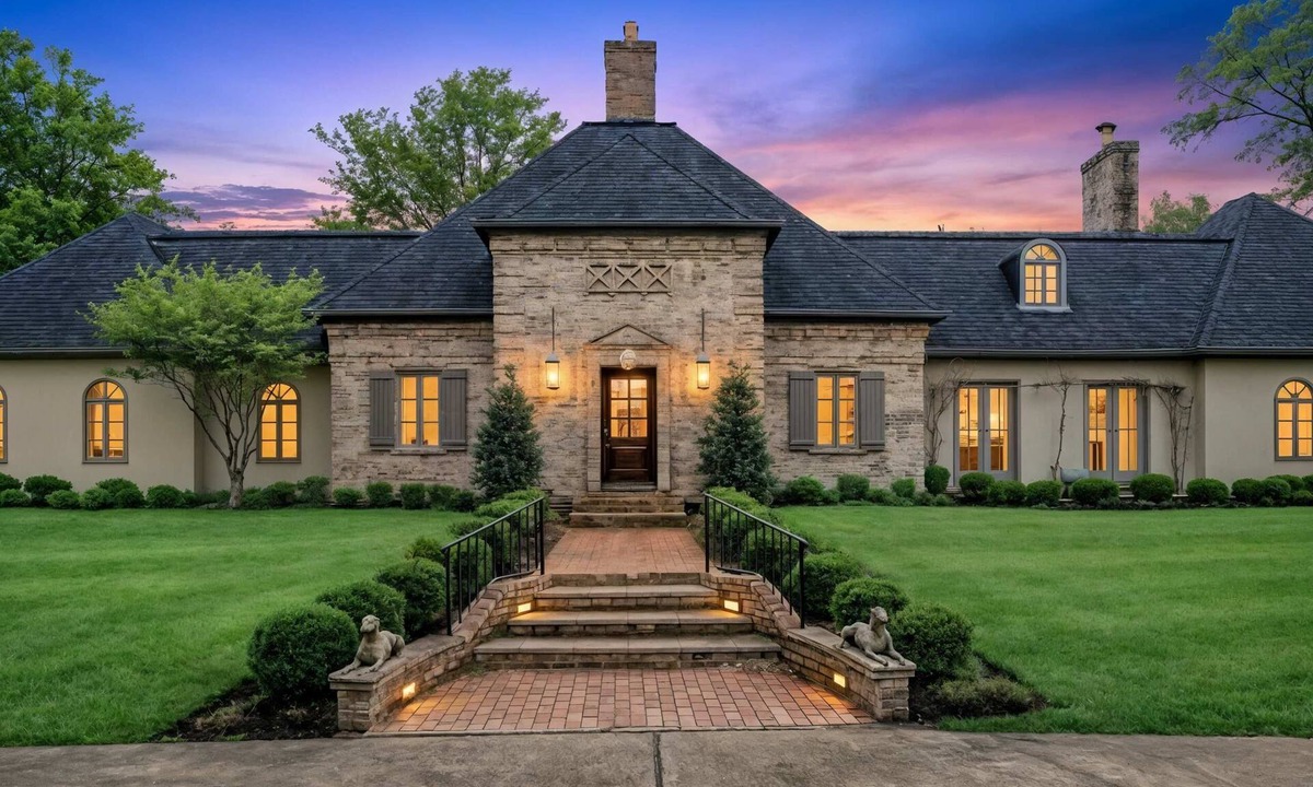 Simpsonville House | Pool | Golf Simulator | Hot Tub | 10 Acres | Horse Barn