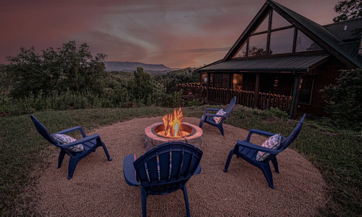 Dandridge Cabin | Poppy’s Place Cabin · Douglas Lake , Amazing Smoky Mountain Views 3 BR