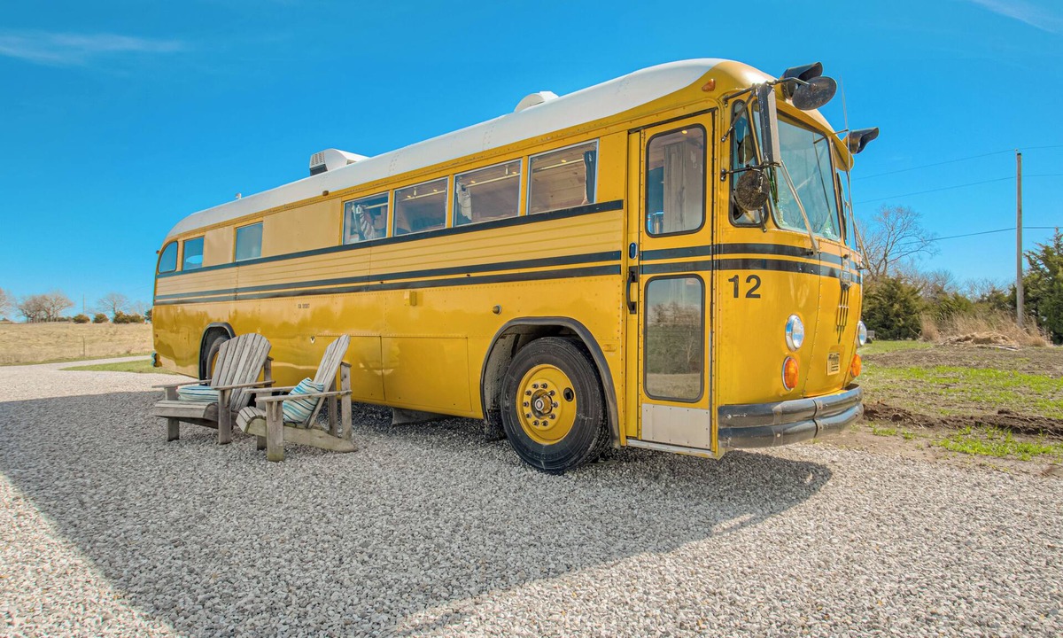 Paola House | Prairie Blossom Snuggle Bus w/Hot Tub