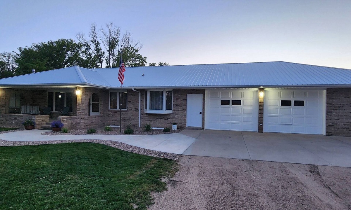 Kearny County House | Prairie Refuge/EV Charger