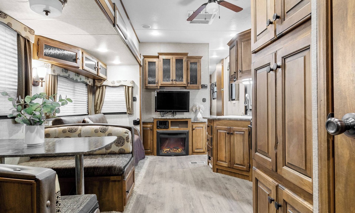 Bendena House | PRIVATE 13 Acre Motocross Track w/ 3 tracks & 2 bed 2 bath RV