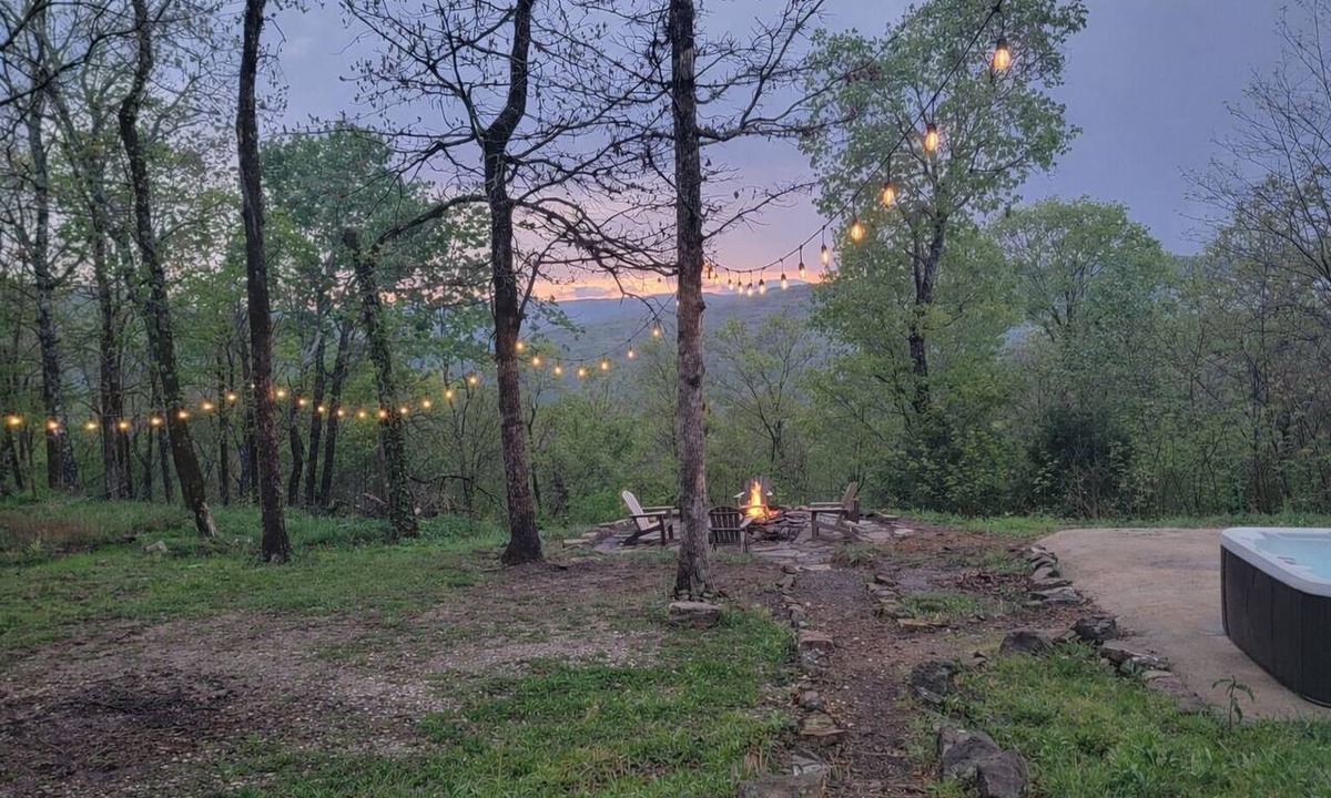 Mountainburg Cabin | Private Cabin Near Fayetteville - Hot Tub, Fire Pit & Views
