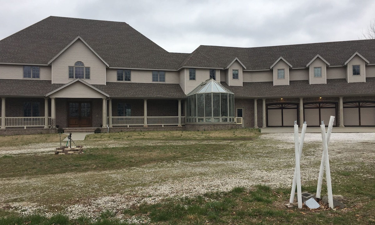 Walnut Shade House | Private, gated manor on 17 acres just minutes from Branson, MO