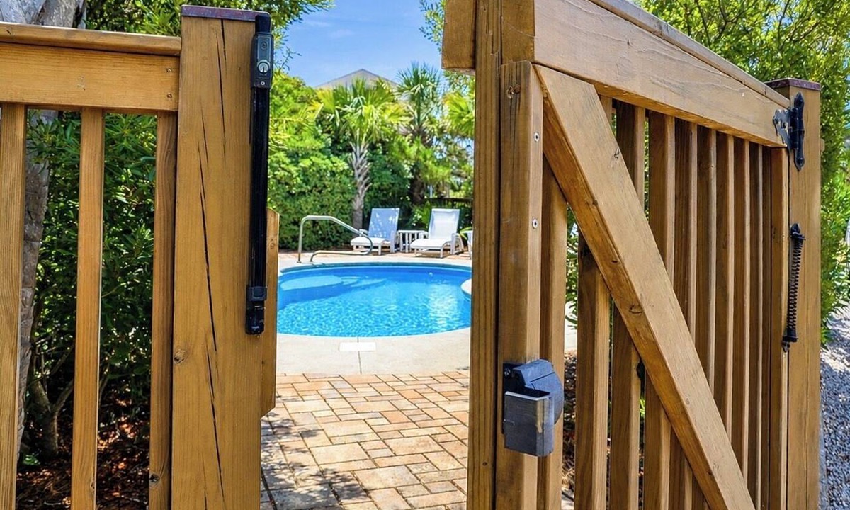 Surf City House | PRIVATE OASIS. OCEAN VIEW. 2ND ROW. PVT HEATED POOL. PVT BEACH ACCESS.