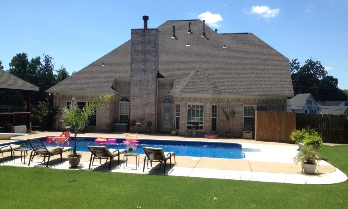 Horn Lake House | Private Pool Oasis + Luxury Cabana Entertainment