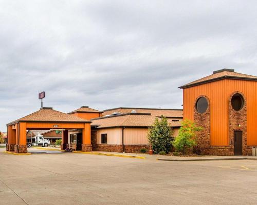Marion Hotel | Quality Inn & Suites Marion