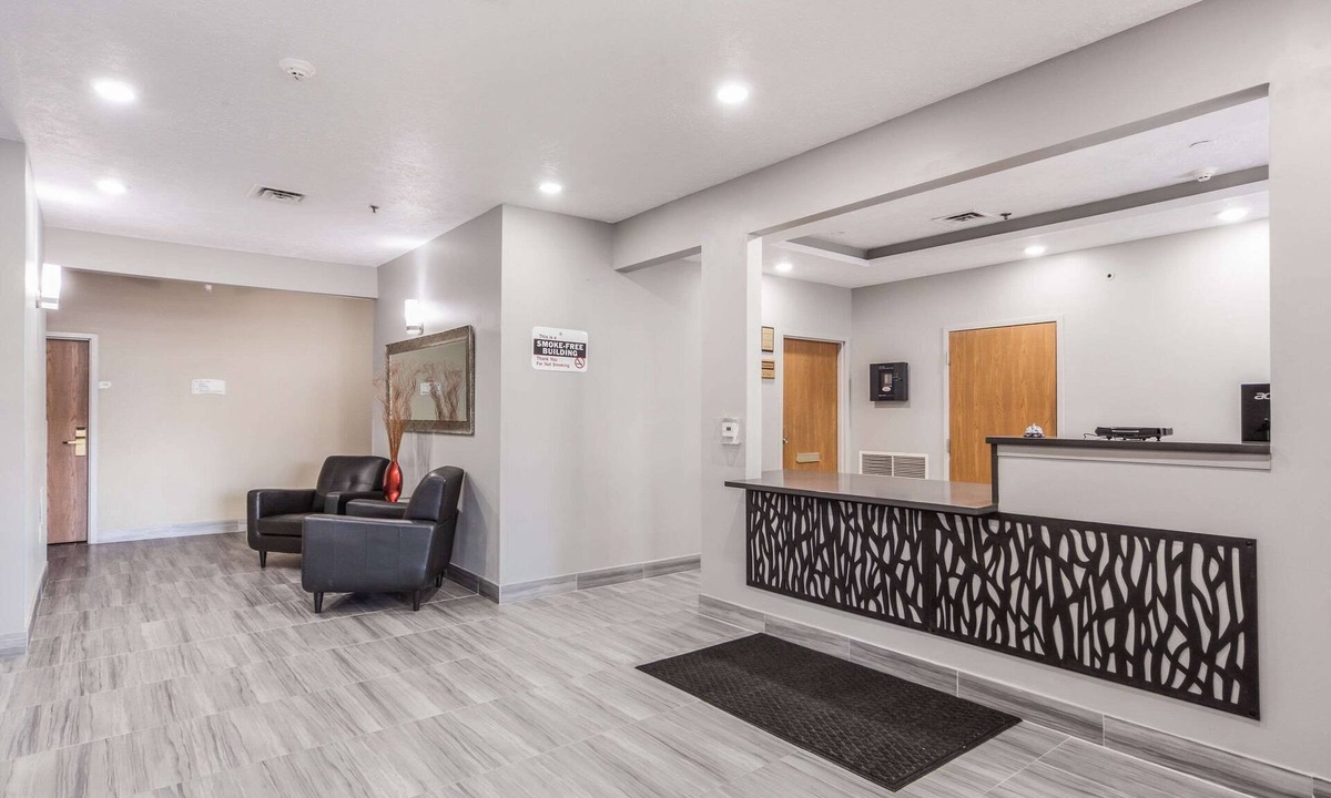 Chalco Hotel | Quality Inn & Suites Omaha Chalco