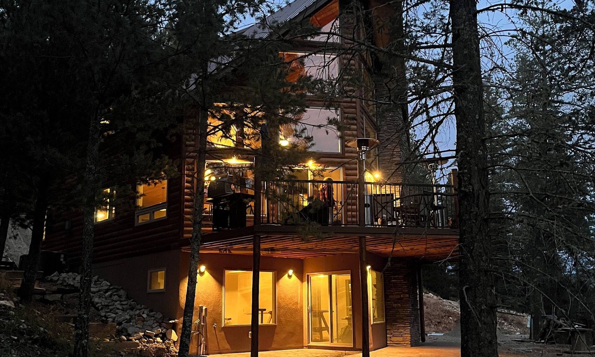 Cloudcroft Cabin | Quiet Cabin in the Sacramentos. A place of solitude, not far from Cloudcroft.