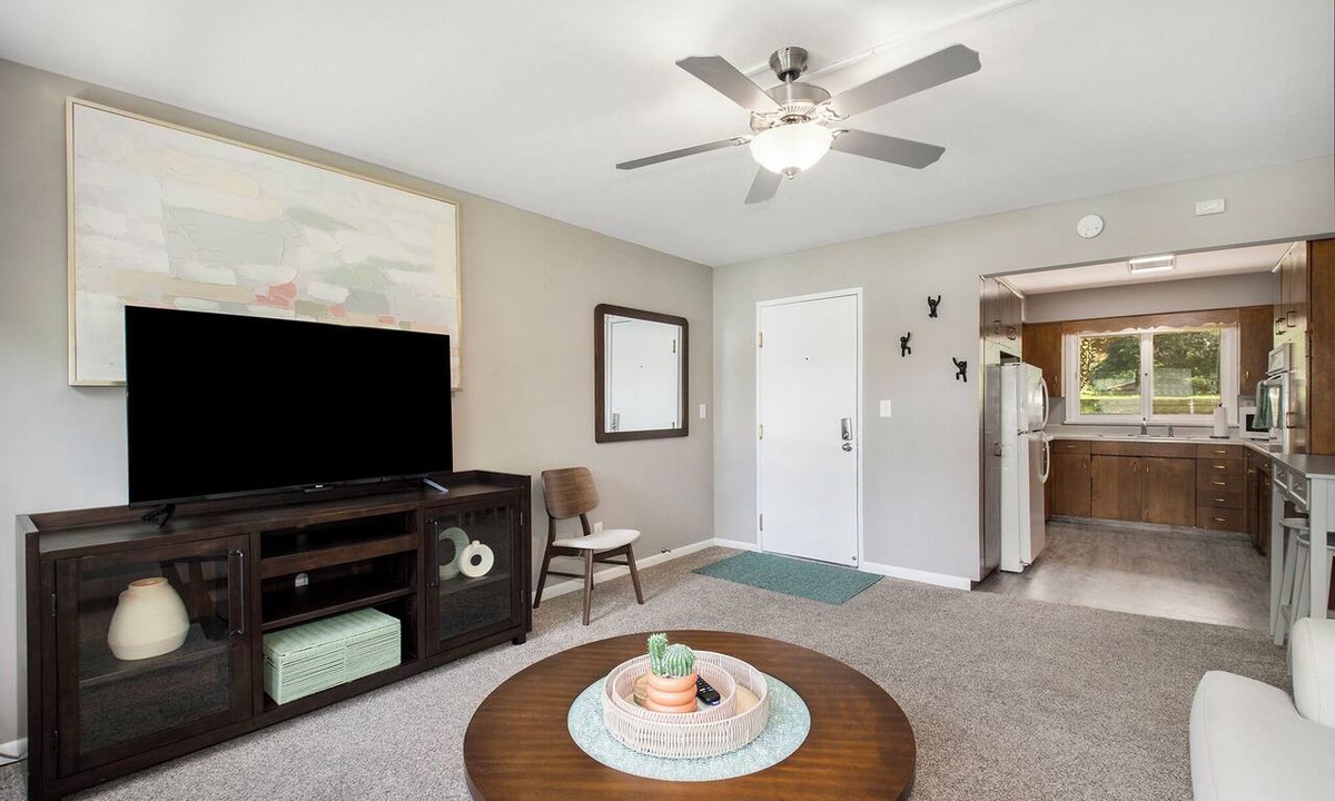 South Central Omaha Apartment | Quiet Retreat Near Arena & Fun Plex Fast WiFi, Parking