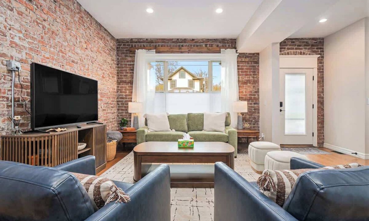 Downtown Omaha House | Rare Omaha Brownstone Retreat! 2 Kings and Garage!