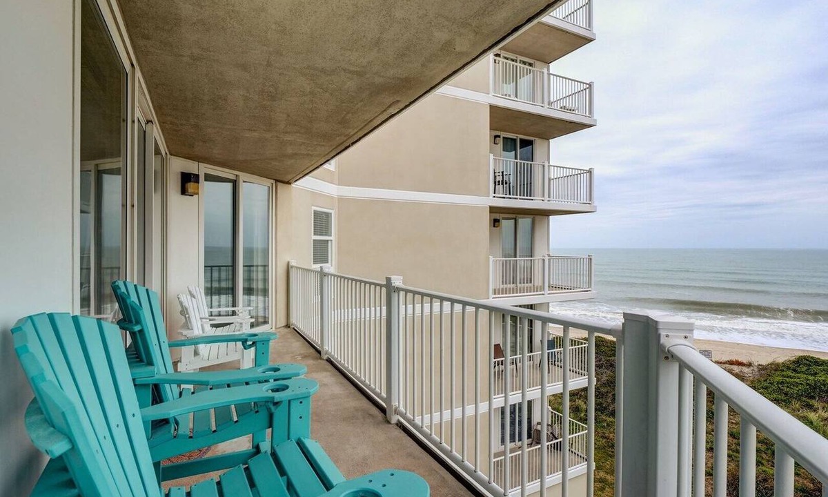Sneads Ferry Condo | Recently Updated Oceanfront Condo