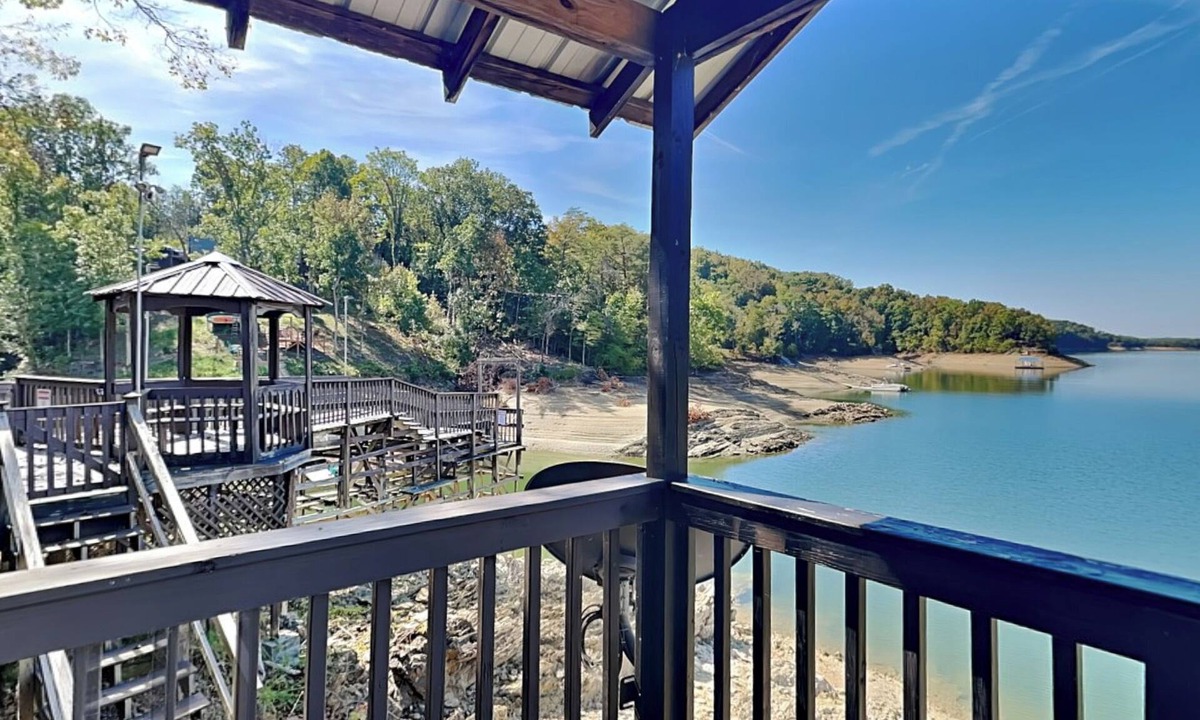 Dandridge Cabin | Reel It In