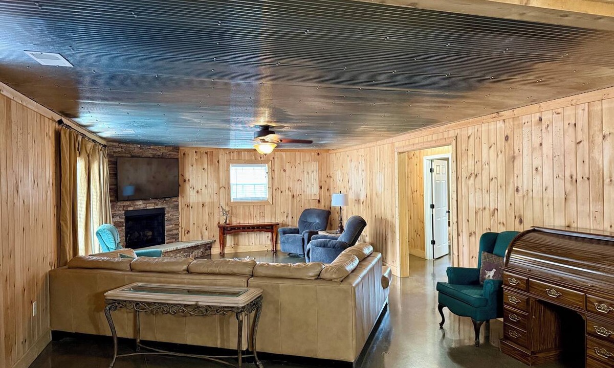 Hornbeak Cabin | Reelfoot Hunting Lodge