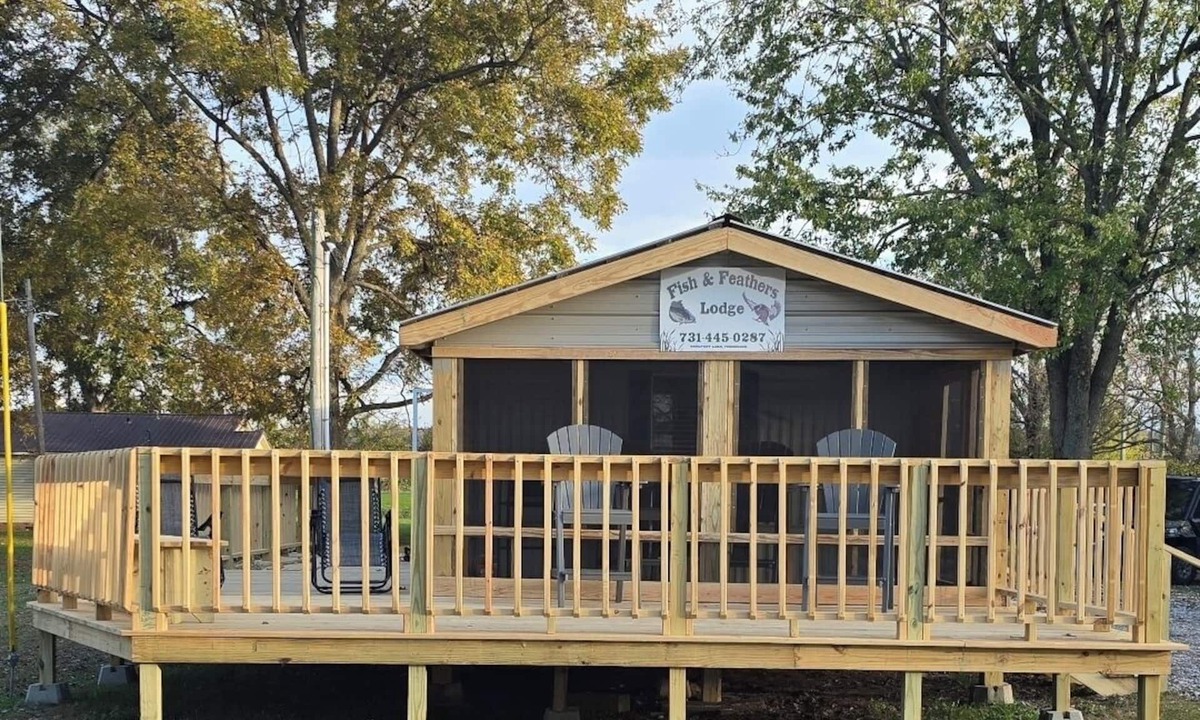 Hornbeak House | REELFOOT LAKE☆ Charming 2 BR, 1 BA Mobile home with a stunning view of the lake!