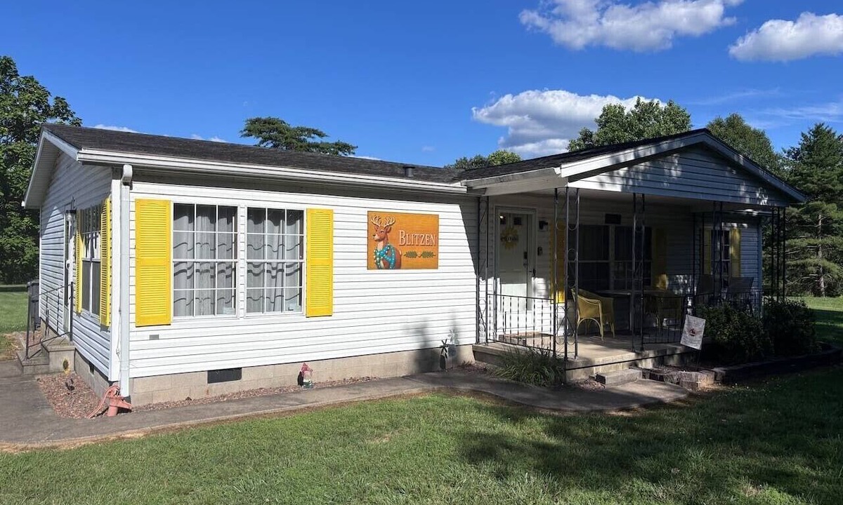 Mariah Hill House | Reindeer Crossing - Blitzen Yellow - 1.5 mi to HW