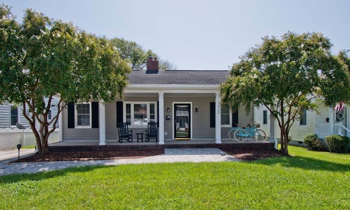 Morehead City House | Relax at Ann Street Retreat in Beaufort, NC