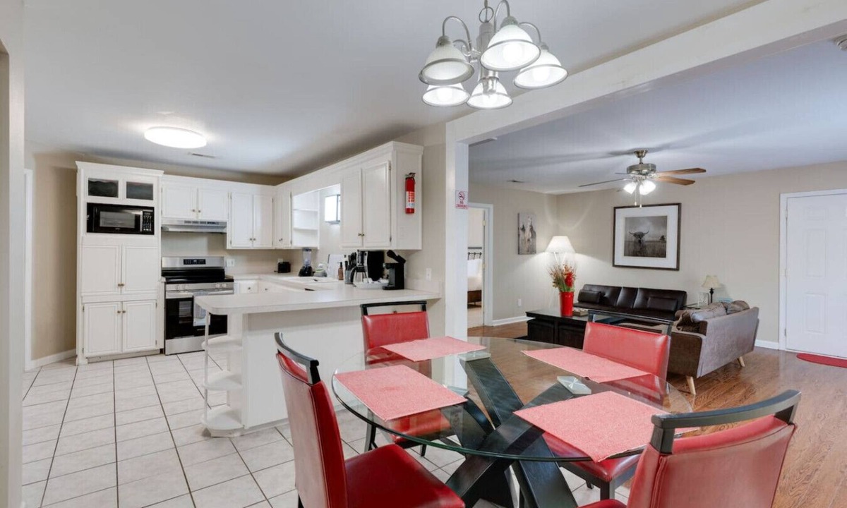 West Meade House | Relaxing 3BR Retreat 15 Minutes to Broadway