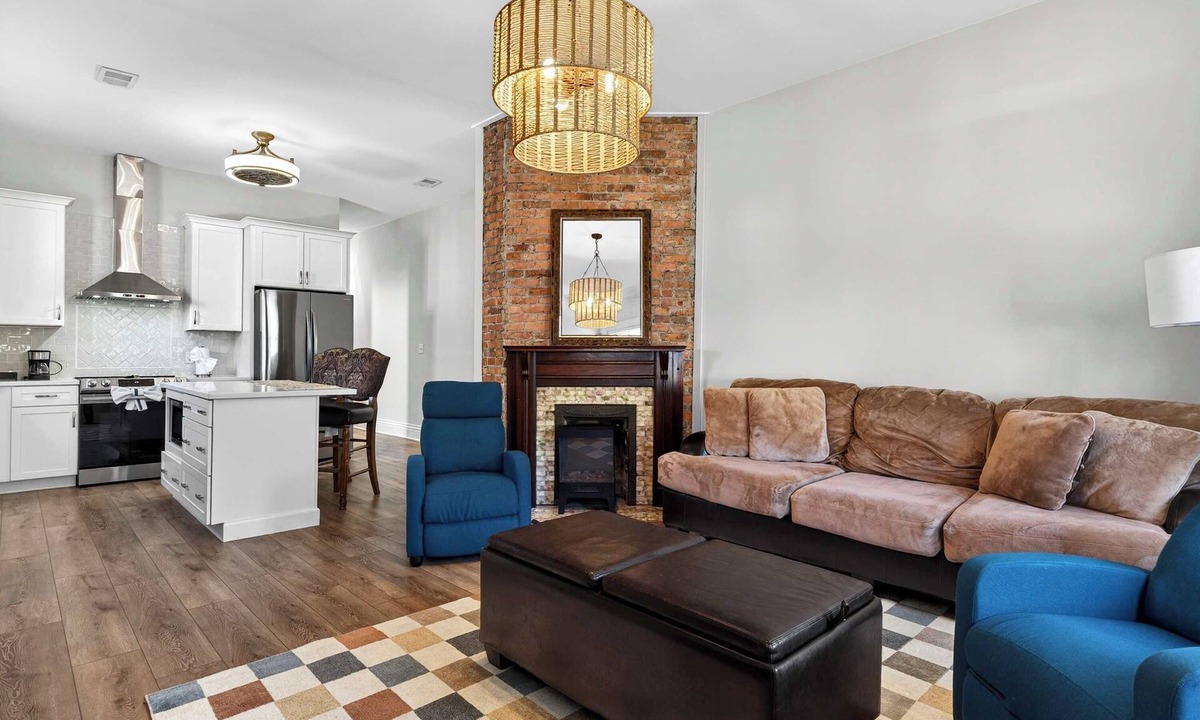 Shelby Park Apartment | Relaxing Old Louisville home near Bourbon District