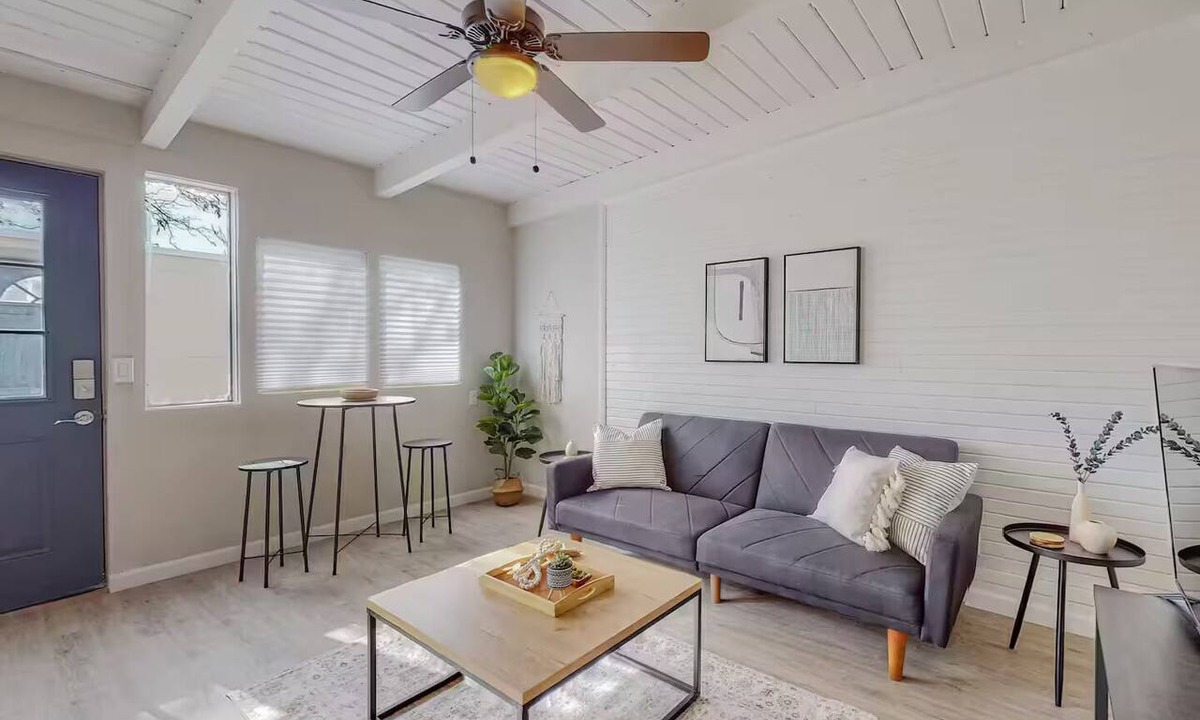 Pueblo Alto Apartment | Remodeled Courtyard Apt w/King Bed, In-Unit W&D