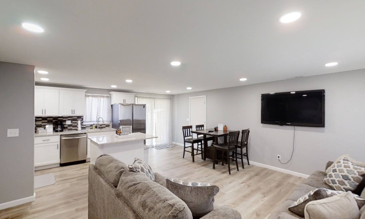 Hays House | Renovated 3bed 1bath home that comfortably sleeps up to 8 guests!