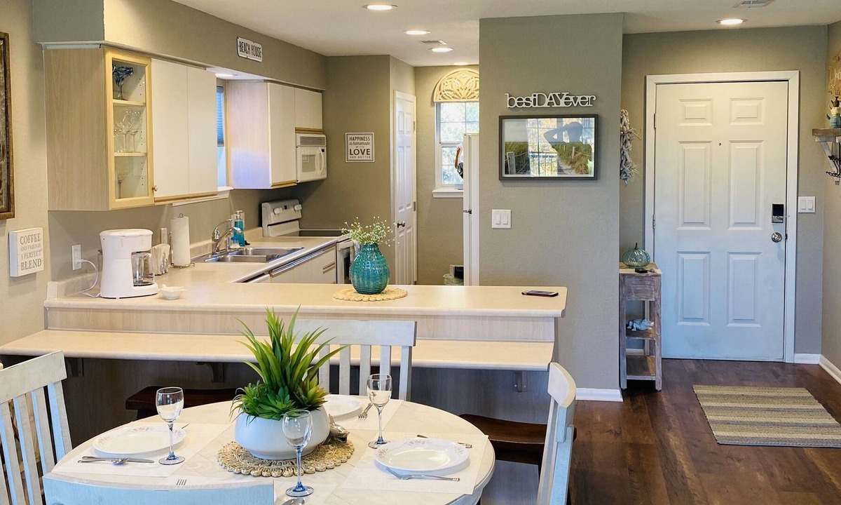 Branson Condo | Resort Condo on Golf Course With Jacuzzi (3 minutes from Branson Landing!)