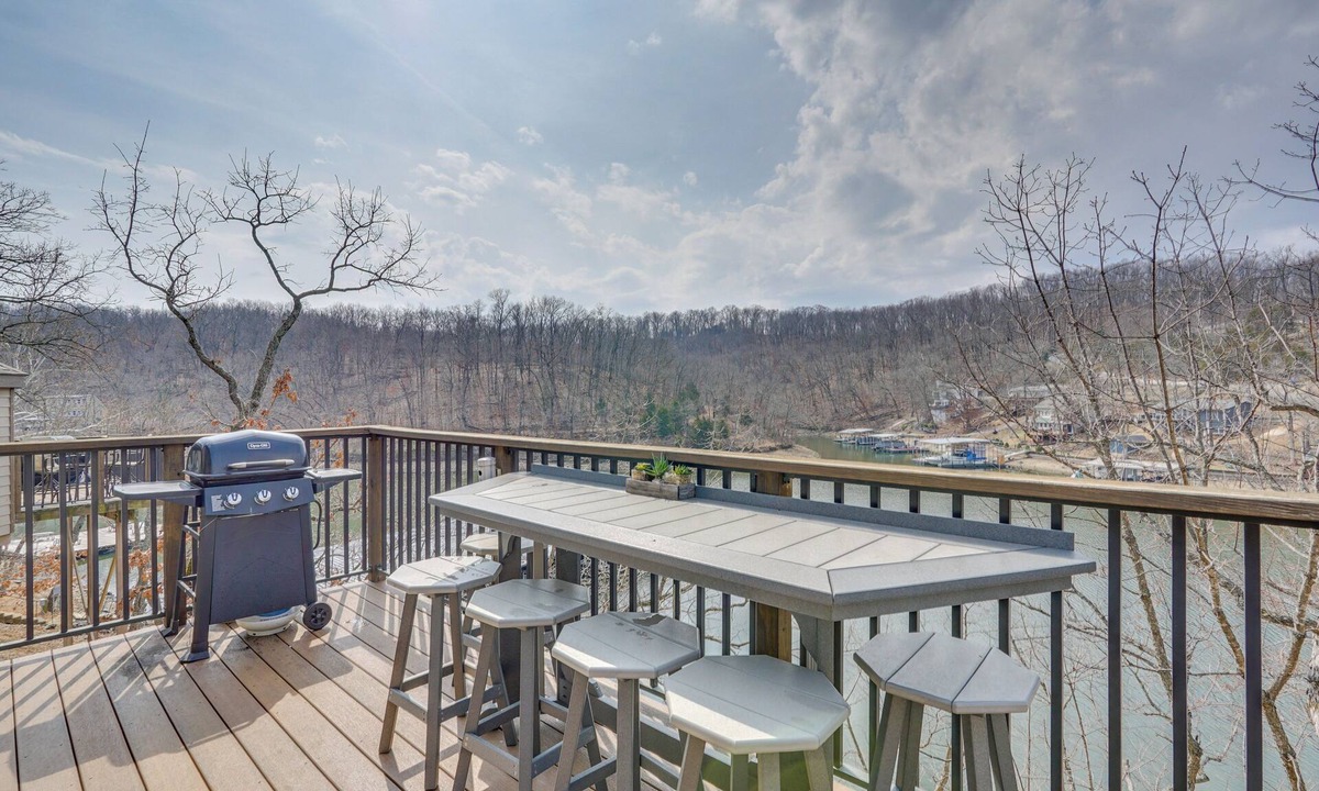 Osage Beach Villa | Resort Villa on Lake of the Ozarks! Family Fun Hub