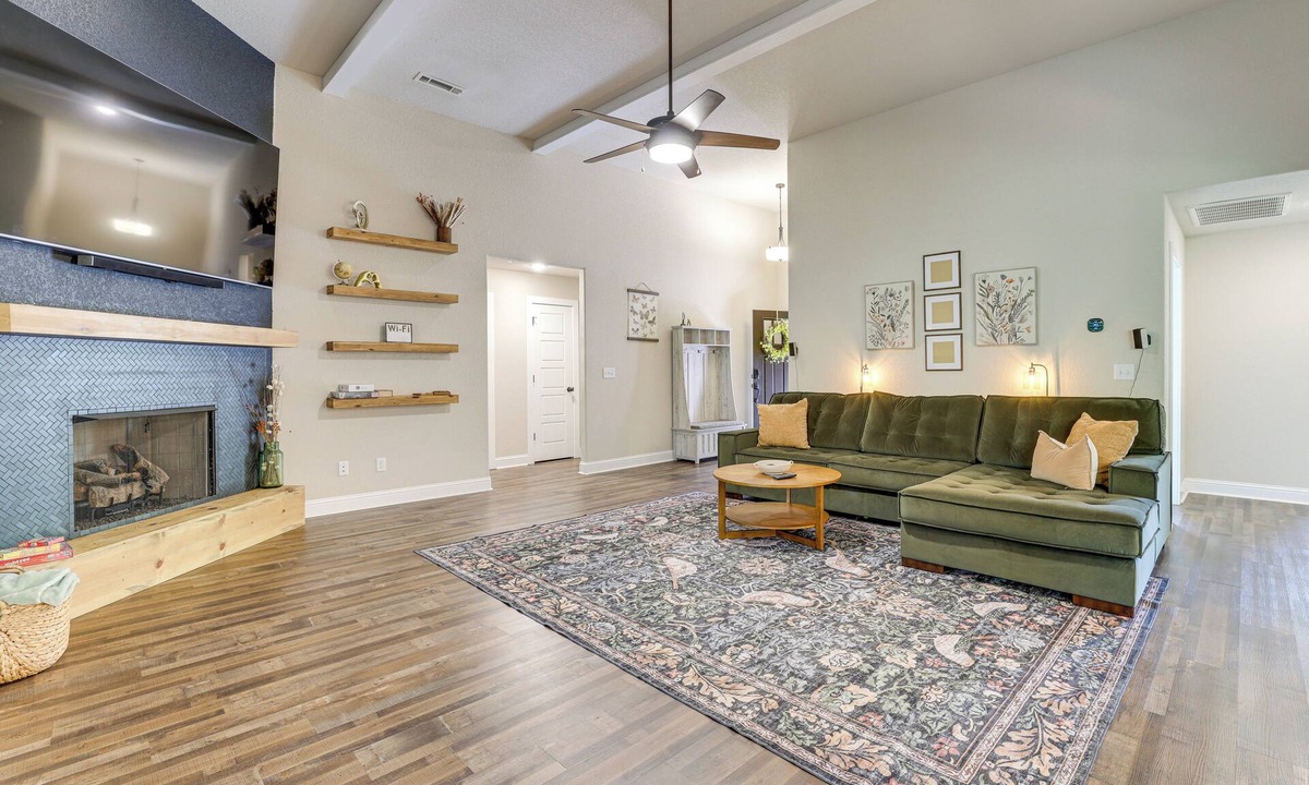 Bella Vista House | Rider’s Retreat! Modern Home By Bella Vista Trails