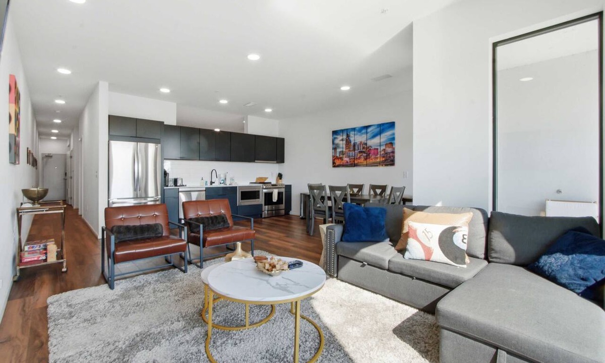 North Capitol Condo | Riverfront condo with a furnished balcony - downtown, fast WiFi & central AC