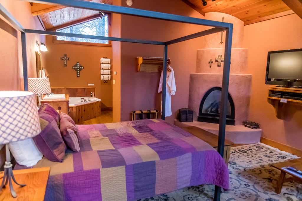 Ruidoso House | Riverside Cottage #25
