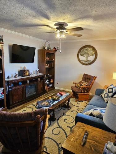Powell Villa | Rowan's Mountain View