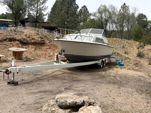Mayhill Boat Rental | Rustic Boat Glamping Retreat with Mountain Views near Rio Peñasco in Mayhill, New Mexico