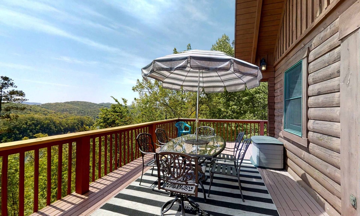 New Tazewell Cabin | Scenic Norris Lakefront Cabin Escape・Games・Hot Tub