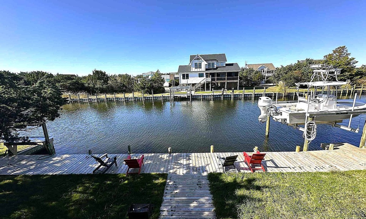 Ocracoke House | Sea-Esta Upstairs: A Couple's Getaway on the Canal