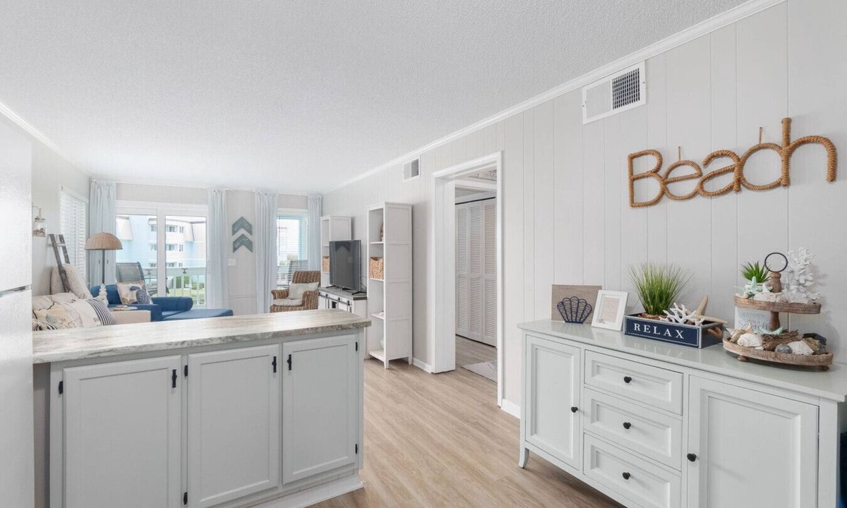 Morehead City Condo | Sea Spray: Remodeled Condo Pool Steps to Beach, Clean & Cozy Family Getaway